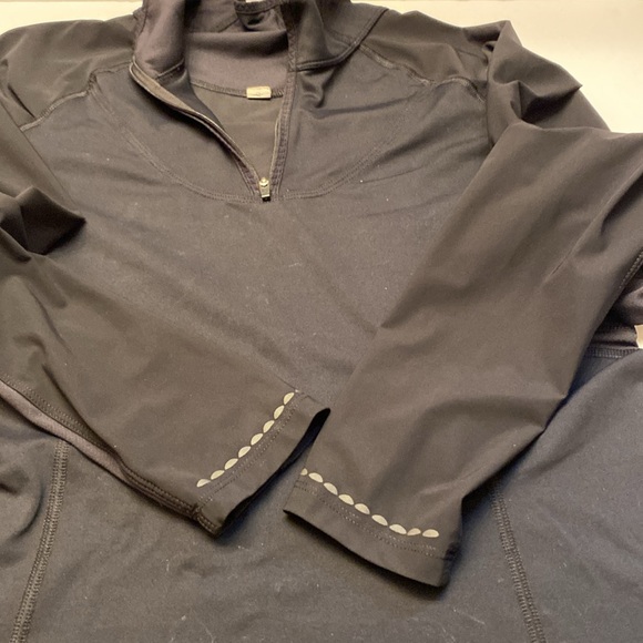 Lululemon Women’s half- zipped, Black pullover, Size:10, glow in the dark - Picture 8 of 15